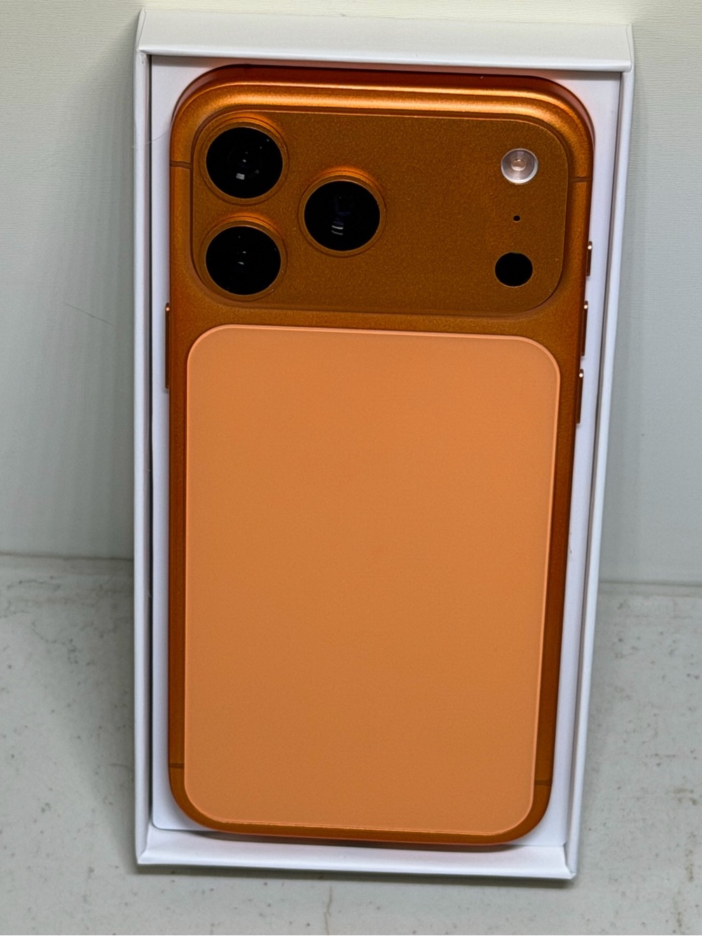 Smartphone Case & Backplate in Orange high quality phone 1TB